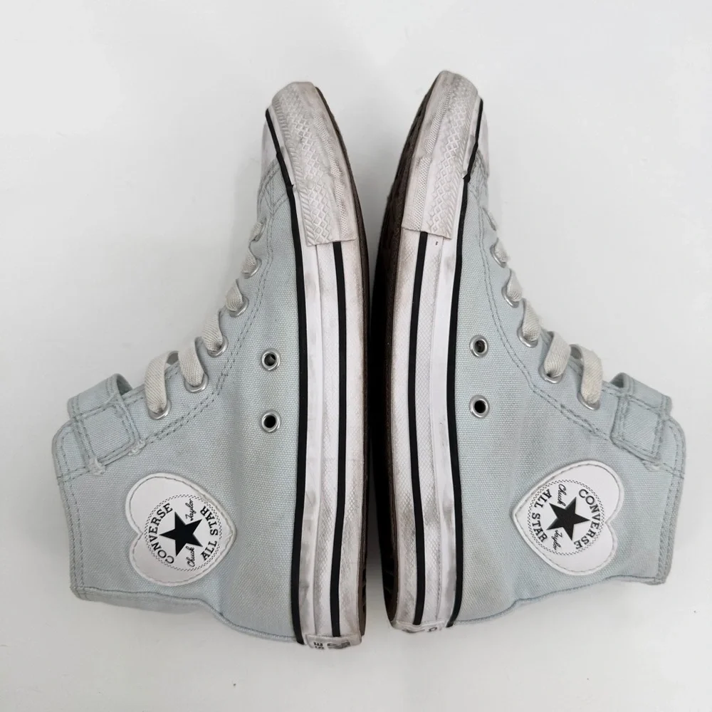 Converse Sneakers Girls Kids 2 Chuck Taylor All Star Heart Patch Blue High Tops